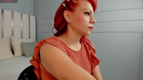 Snapshot of leloo_swift chatting on May 24, 7:52 pm Leloo online show from May 24, 7:52 pm