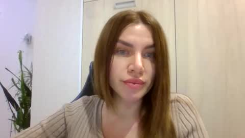 lena6122000 online show from October 24, 9:00 pm