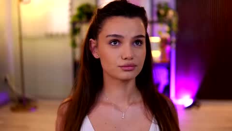 Snapshot of lena_laurent chatting on June 27, 9:14 am Lena Laurent online show from June 27, 9:14 am