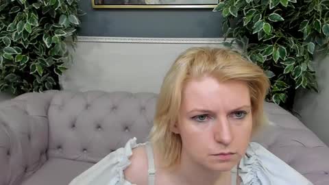 Lena online show from December 11, 9:52 am