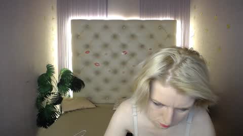 Lena online show from December 13, 4:11 am