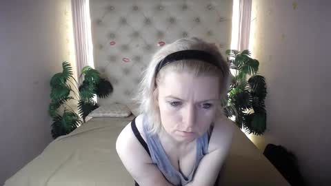 Lena online show from December 18, 3:58 am