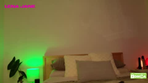 Snapshot of lenajane_xx chatting on December 25, 1:53 am lenajane_xx online show from December 25, 1:53 am