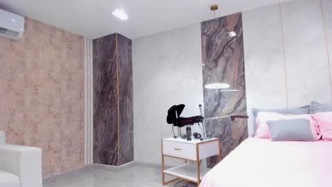 Lenathompson online show from January 25, 4:34 am