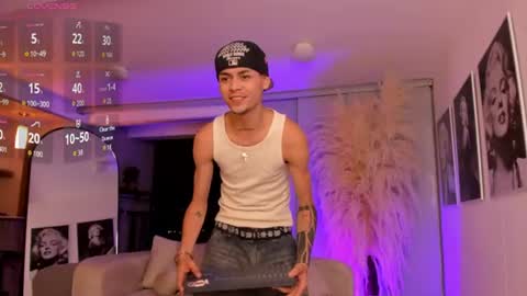 Snapshot of lennercollins_ chatting on July 4, 9:59 am Lenner INDEPENDENT MODEL online show from July 4, 9:59 am