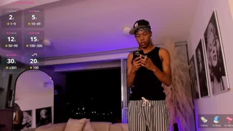 Snapshot of lennercollins_ chatting on July 12, 2:13 am Lenner INDEPENDENT MODEL online show from July 12, 2:13 am