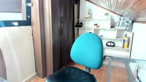 Snapshot of lennox_amy chatting on July 17, 1:18 pm lennox_amy online show from July 17, 1:18 pm