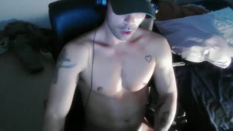 Snapshot of leo1991lol chatting on February 3, 2:00 pm leo1991lol online show from February 3, 2:00 pm
