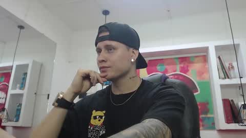 Yesid online show from February 9, 1:35 pm