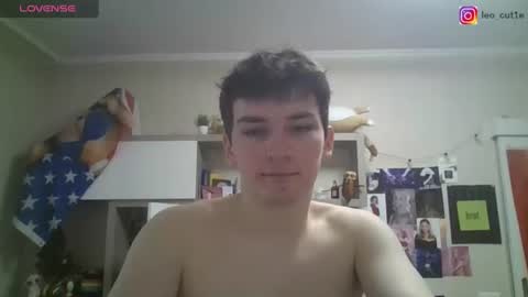 Snapshot of leo_cutie chatting on June 16, 11:24 am leo_cutie online show from June 16, 11:24 am