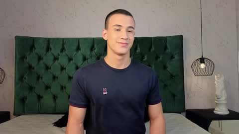 Snapshot of leo_delvey chatting on January 21, 3:37 am leo online show from January 21, 3:37 am