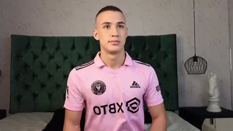 Snapshot of leo_delvey chatting on January 23, 3:05 am leo online show from January 23, 3:05 am