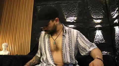 Leo  Diaz online show from May 4, 9:55 pm