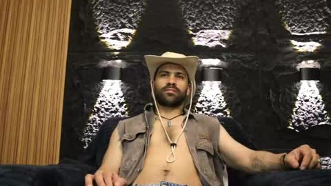 Snapshot of leo_diaz01 chatting on May 5, 11:02 pm Leo Diaz online show from May 5, 11:02 pm