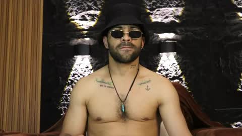 Snapshot of leo_diaz01 chatting on May 15, 10:50 pm Leo Diaz online show from May 15, 10:50 pm