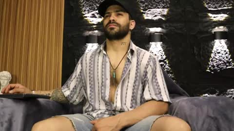 Snapshot of leo_diaz01 chatting on June 5, 12:39 am Leo Diaz online show from June 5, 12:39 am
