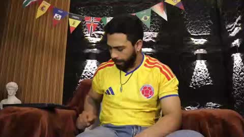 Snapshot of leo_diaz01 chatting on June 17, 10:21 pm Leo Diaz online show from June 17, 10:21 pm