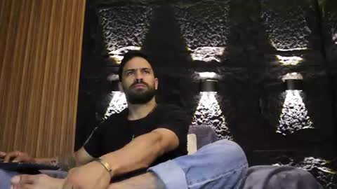Snapshot of leo_diaz01 chatting on August 2, 1:48 am Leo Diaz online show from August 2, 1:48 am