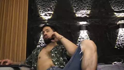Snapshot of leo_diaz01 chatting on August 3, 3:49 am Leo Diaz online show from August 3, 3:49 am