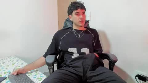 Leo Jones online show from December 4, 12:08 am