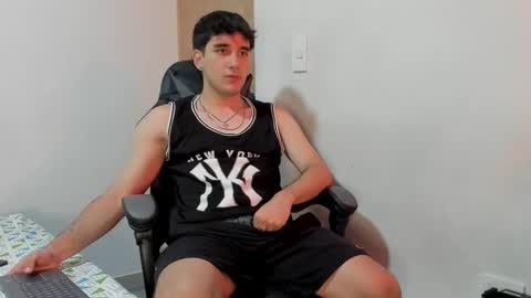 Leo Jones online show from December 6, 11:47 pm