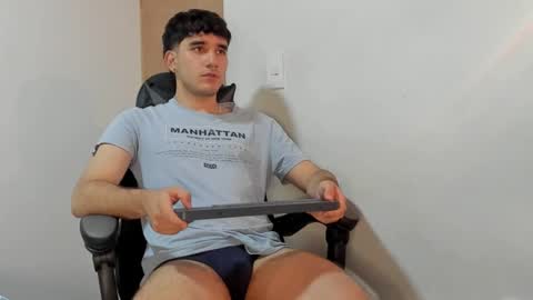 Leo Jones online show from December 12, 1:21 am