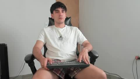 Leo Jones online show from April 22, 8:43 pm