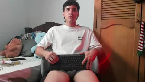 Snapshot of leo_jones389 chatting on June 26, 12:59 am Leo Jones online show from June 26, 12:59 am