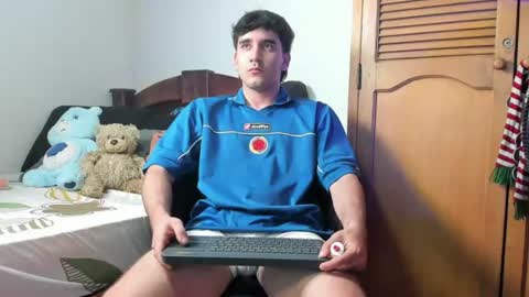 Snapshot of leo_jones389 chatting on June 27, 1:10 am Leo Jones online show from June 27, 1:10 am