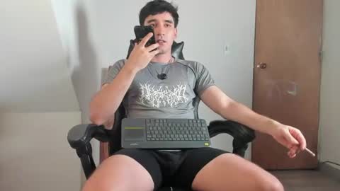 Snapshot of leo_jones389 chatting on July 8, 12:26 am Leo Jones online show from July 8, 12:26 am