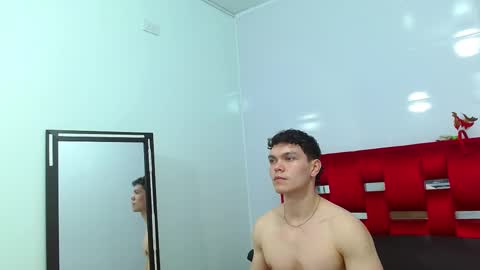 Snapshot of leo_morris chatting on December 27, 4:10 pm leo_morris online show from December 27, 4:10 pm