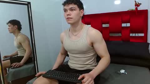 Snapshot of leo_morris chatting on December 28, 12:56 pm leo_morris online show from December 28, 12:56 pm