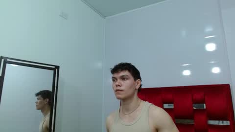 Snapshot of leo_morris chatting on January 7, 3:23 pm leo_morris online show from January 7, 3:23 pm