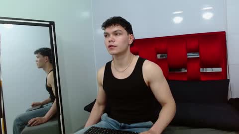 Snapshot of leo_morris chatting on January 14, 12:45 pm leo_morris online show from January 14, 12:45 pm