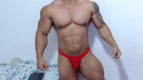 Snapshot of leo_muscleboy chatting on May 20, 1:39 pm Leo online show from May 20, 1:39 pm