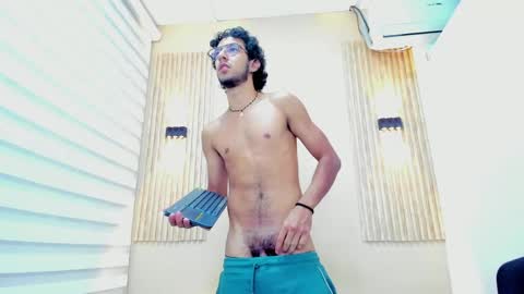 Snapshot of leo_sanz6 chatting on May 26, 1:29 pm LEO online show from May 26, 1:29 pm