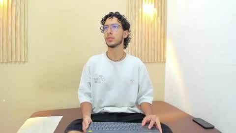 Snapshot of leo_sanz6 chatting on June 2, 12:18 pm LEO online show from June 2, 12:18 pm
