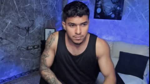 Leo independent model online show from February 3, 2:10 am