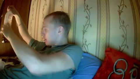 Snapshot of leo_timm chatting on June 18, 10:03 pm leo_timm online show from June 18, 10:03 pm