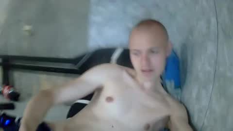 Snapshot of leo_timm chatting on July 28, 2:13 pm leo_timm online show from July 28, 2:13 pm