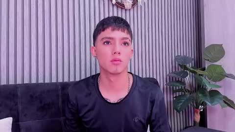 leohard_ online show from January 10, 12:29 pm