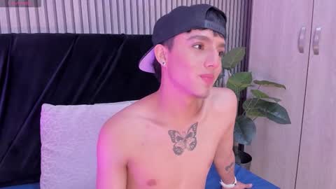 leohard_ online show from February 6, 3:22 am