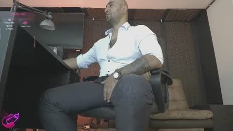 Snapshot of leon_1717 chatting on June 10, 3:33 pm Leon online show from June 10, 3:33 pm