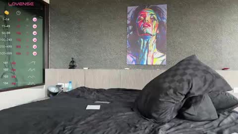 Snapshot of leon_lovefitness chatting on February 24, 1:24 am Leon online show from February 24, 1:24 am