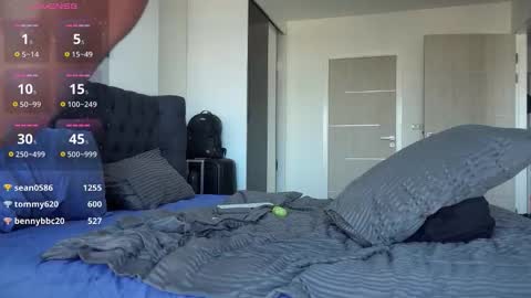 Snapshot of leon_lovefitness chatting on December 20, 1:45 am Leon online show from December 20, 1:45 am