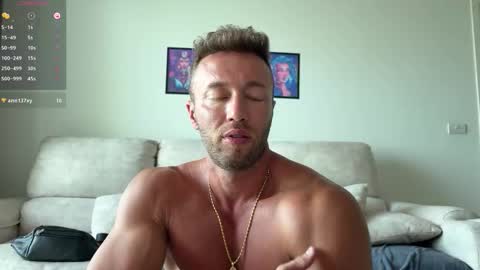 Snapshot of leon_lovefitness chatting on March 23, 2:04 am Leon online show from March 23, 2:04 am