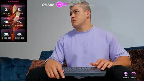 Snapshot of leon_ssmoron chatting on December 11, 10:36 am Leon Smoron online show from December 11, 10:36 am