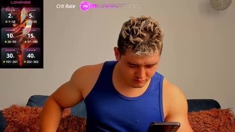 Snapshot of leon_ssmoron chatting on February 10, 12:39 pm Leon Smoron online show from February 10, 12:39 pm