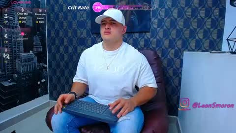 Snapshot of leon_ssmoron chatting on May 18, 12:18 am Leon Smoron online show from May 18, 12:18 am