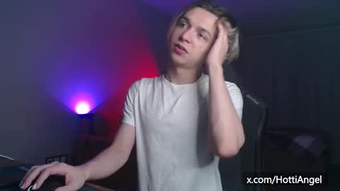 Leon online show from September 19, 3:34 pm